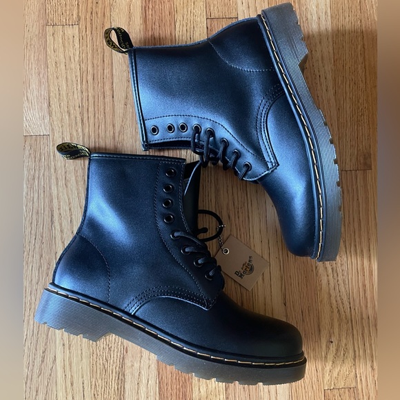 Dr. Martens 1460 WOMEN'S SMOOTH LEATHER LACE UP BOOTS SIZE 10 - Picture 8 of 11